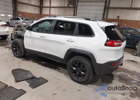 2016 Jeep Cherokee Trailhawk z USA, uszkodzony, nr VIN 1C4PJMBS0GW300291